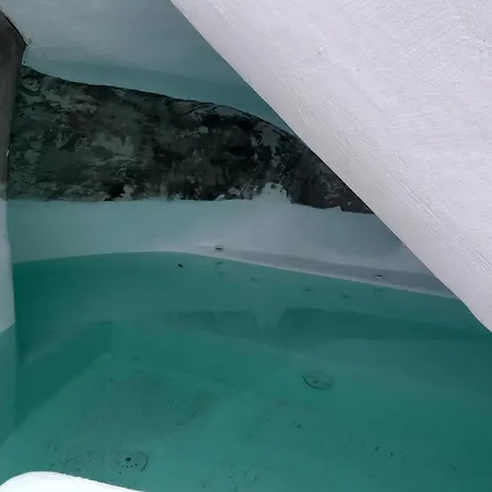 Cave Traditional House On The Cliff With Shared Pool & Buffet Breakfast