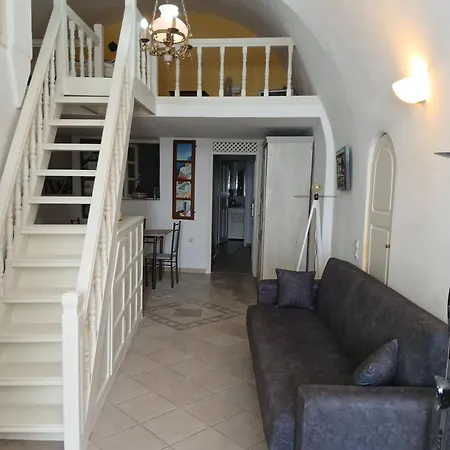 Cave Traditional House On The Cliff With Shared Pool & Buffet Breakfast