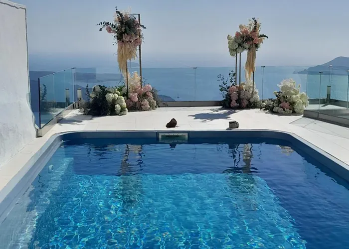 Cave Traditional House On The Cliff With Shared Pool & Buffet Breakfast