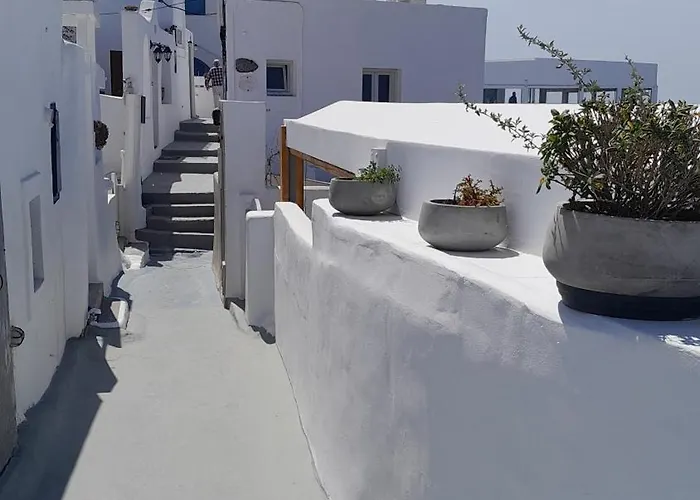 Cave Traditional House On The Cliff With Shared Pool & Buffet Breakfast * Imerovígli