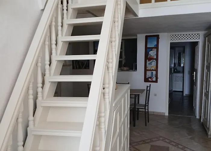 Cave Traditional House On The Cliff With Shared Pool & Buffet Breakfast *