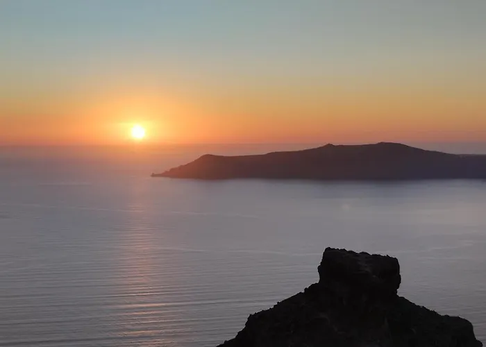 Cave Traditional House On The Cliff With Shared Pool & Buffet Breakfast