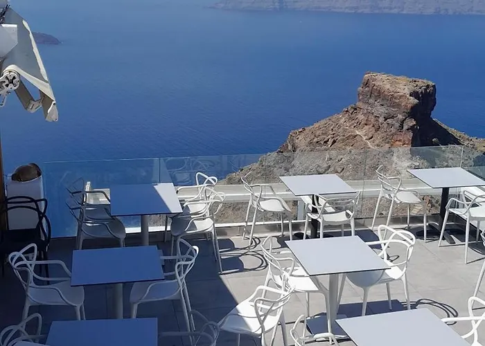 Cave Traditional House On The Cliff With Shared Pool & Buffet Breakfast *