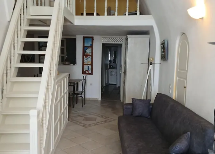 Cave Traditional House On The Cliff With Shared Pool & Buffet Breakfast