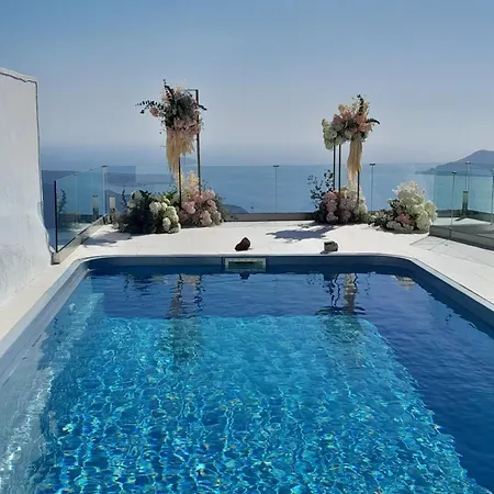 Cave Traditional House On The Cliff With Shared Pool & Buffet Breakfast