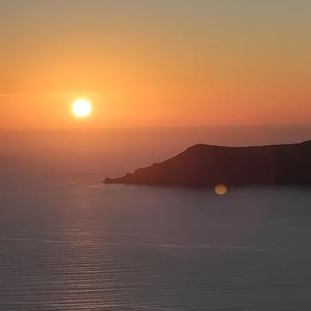 Cave Traditional House On The Cliff With Shared Pool & Buffet Breakfast Appartement Imerovigli