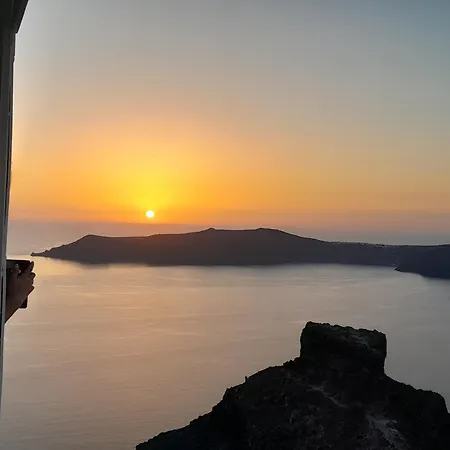 Cave Traditional House On The Cliff With Shared Pool & Buffet Breakfast Appartement *