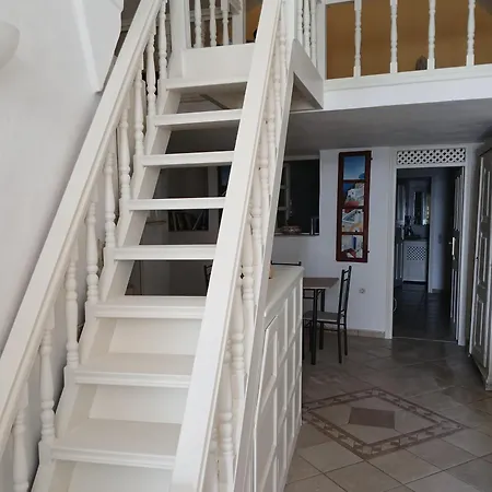 Cave Traditional House On The Cliff With Shared Pool & Buffet Breakfast *