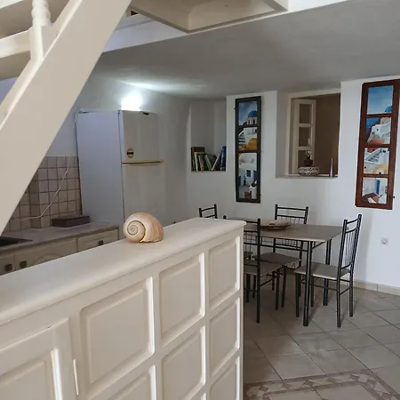 Cave Traditional House On The Cliff With Shared Pool & Buffet Breakfast Imerovigli